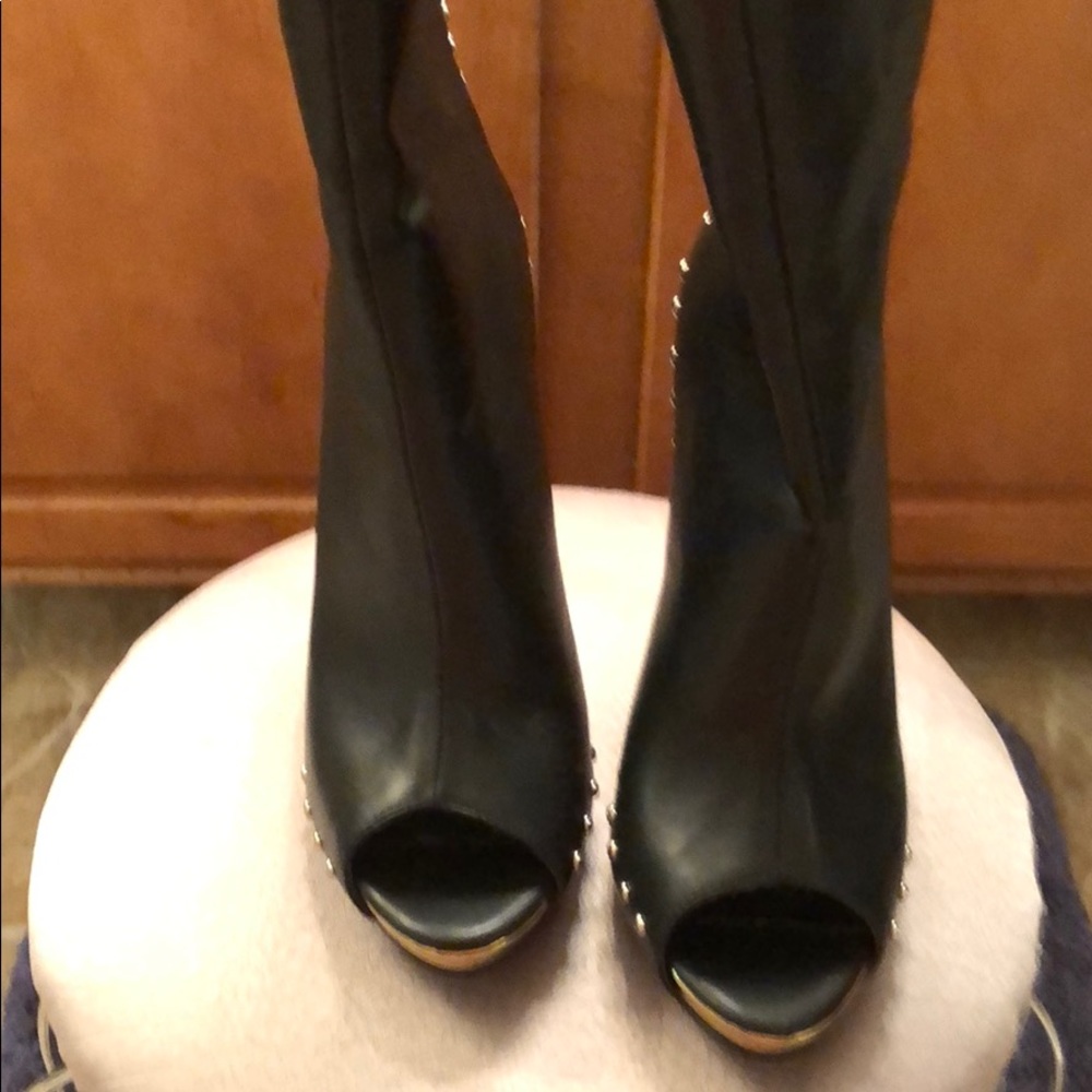 Peep toe stud boots
